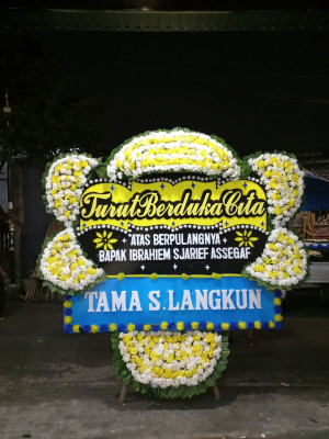 Papan Bunga Duka di Baru